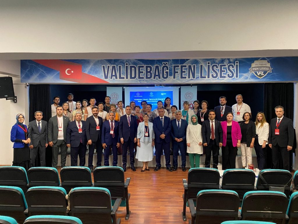 Yönetici ve Öğretmenlerimiz Hizmetiçi Eğititim İçin İstanbul’da